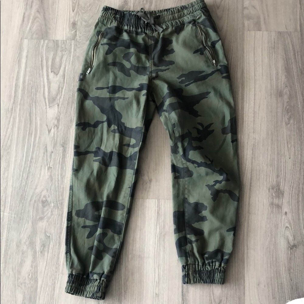TNA Camo Joggers (never worn)